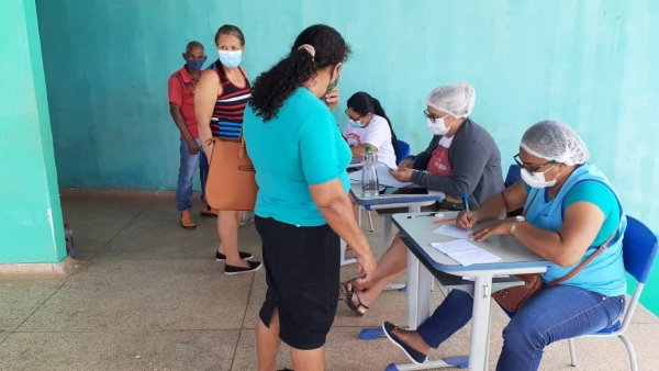 MAIS 107 IDOSOS SÃO VACINADOS CONTRA A COVID-19 EM PARECIS/RO