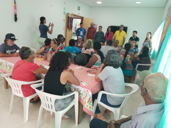 CONFRATERNIZAÇÃO COM O GRUPO CAFÉ COM AMOR GRUPO DA TERCEIRA IDADE DO SCFV DO CRAS