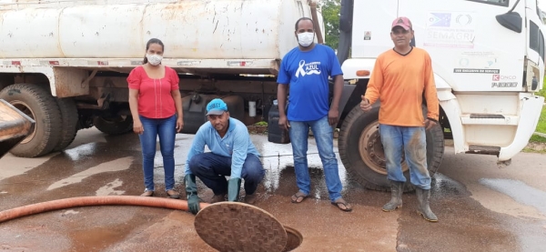 A PREFEITURA MUNICIPAL, ATRAVEZ DA SECRETRIA DE OBRAS, REALIZA HIDROJATEAMENTO PARA DESENTUPIR REDE DE ESGOSTO EM PARECIS/RO