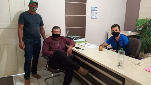 CARLINHOS DA 90 FAZ VISITA DE CORTESIA AO NOVO PREFEITO DE PARECIS/RO